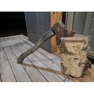 Dekoracyjna siekiera granitowa czerwona, 23x77cm (Kłajpeda) - 011