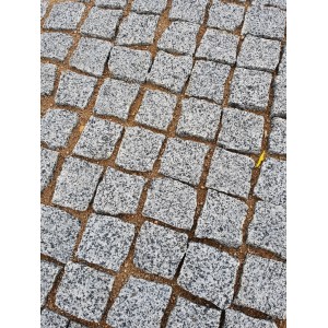 Kostka brukowa granitowa Zebra ~10x10x5, kg 