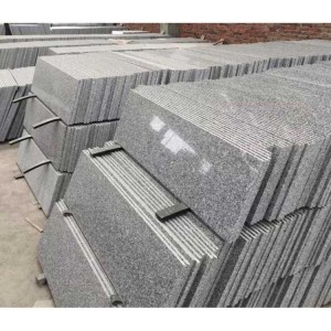 Stopnie granitowe Pearl polerowane 135x32x1,5cm, szt.